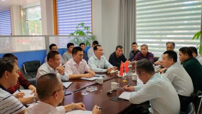 海控能源党委书记、董事长王宇兴到牛路岭电力工程公司召开座谈会