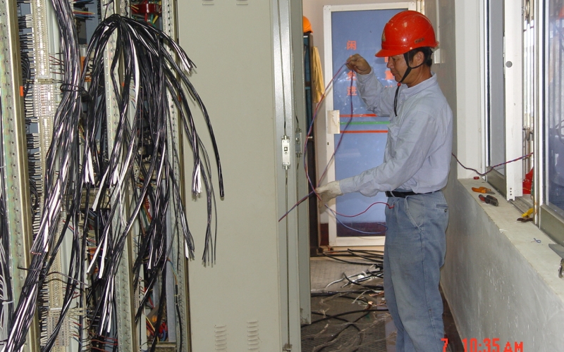 万家灯火  我在奉献，平凡岗位的不平凡追求 &mdash;&mdash;记牛路岭电力工程公司检修工人翁昌健