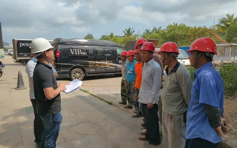 党建引领文明施工，高温防暑送清凉