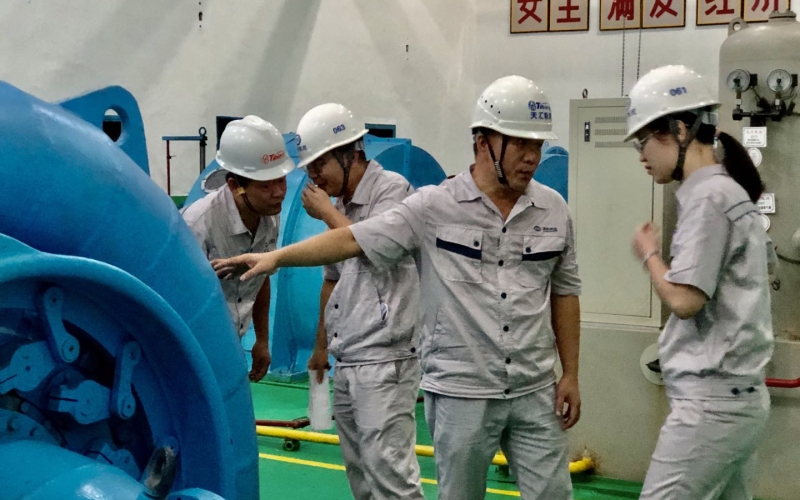 强化安全管理  扛起水电担当 &mdash;&mdash;海控能源总经理助理易琳雅到五指山发电公司开展第三季度安全生产检查暨党课宣讲