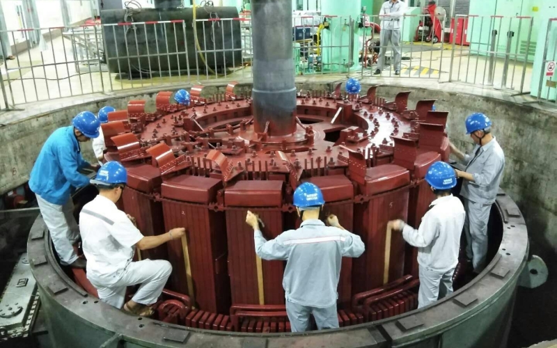 牛路岭分公司1号机组转子顺利回吊 大修工作进入总回装